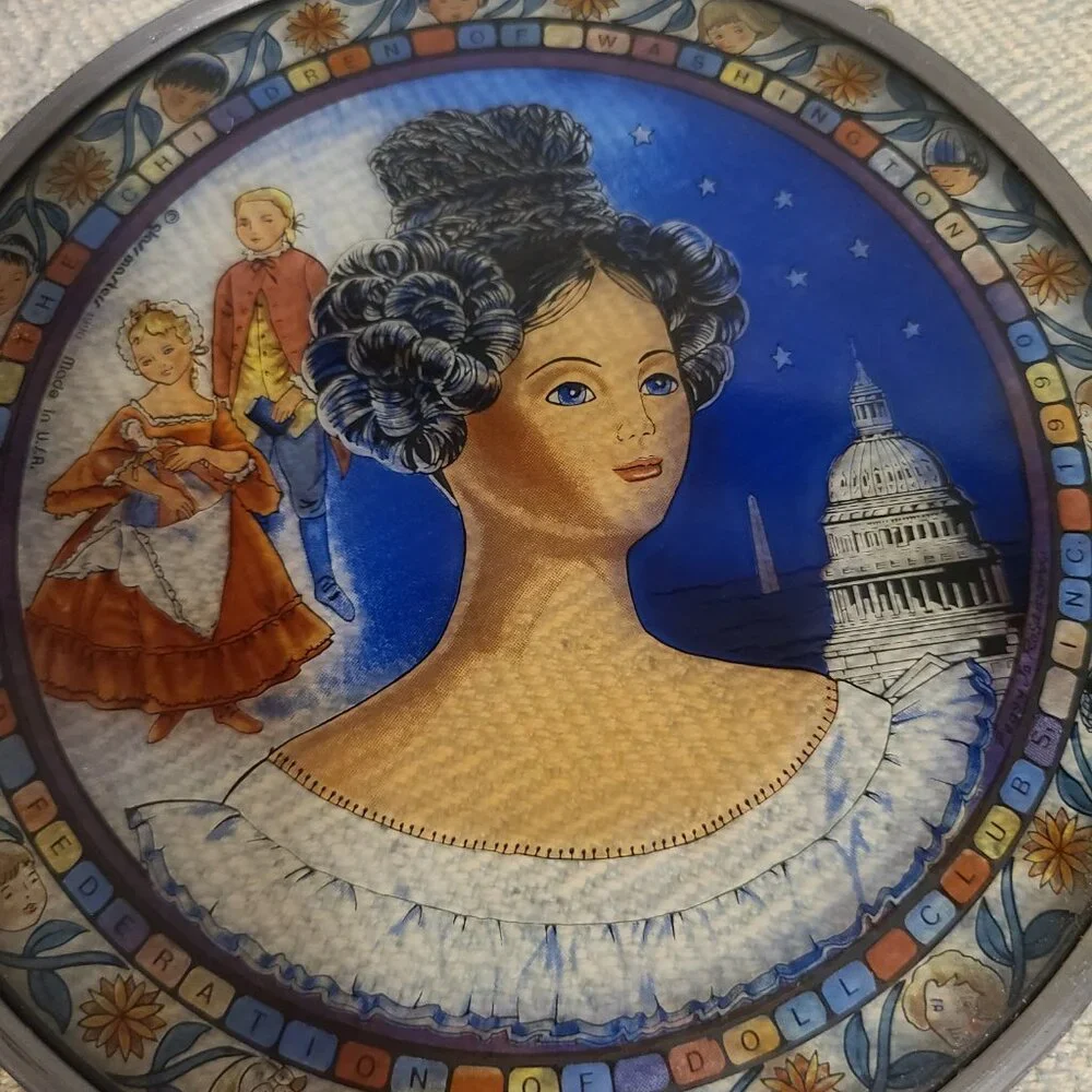 1990 Glassmasters Children of Washington United Federation of Doll Suncatcher